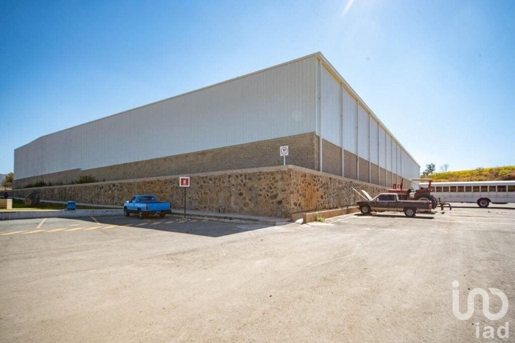 Se renta Bodega Industrial en carretera a Tala, San Isidro Mazatepec, Jal.