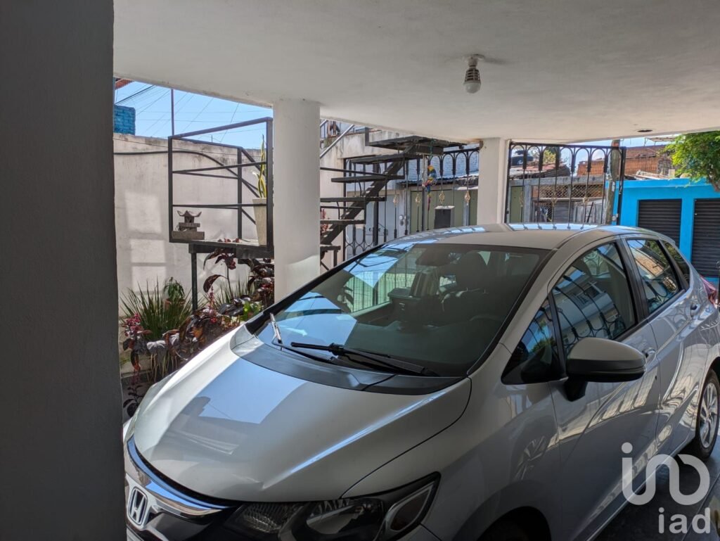 Casa Amplia en venta con departamento independiente en Ejidal Tres Puentes