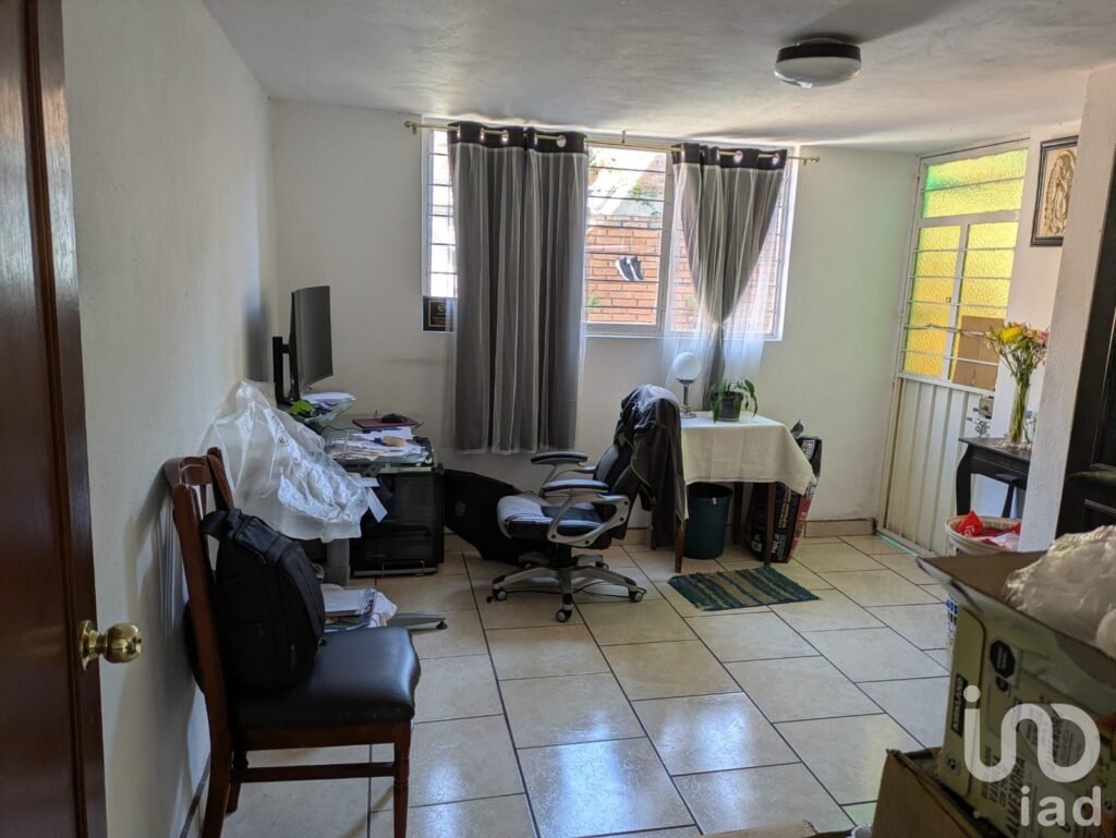 Casa Amplia en venta con departamento independiente en Ejidal Tres Puentes