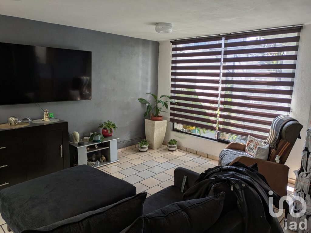 Casa Amplia en venta con departamento independiente en Ejidal Tres Puentes