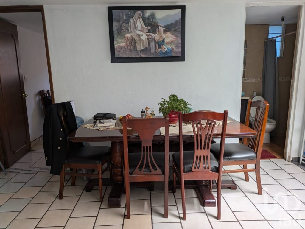 Casa Amplia en venta con departamento independiente en Ejidal Tres Puentes