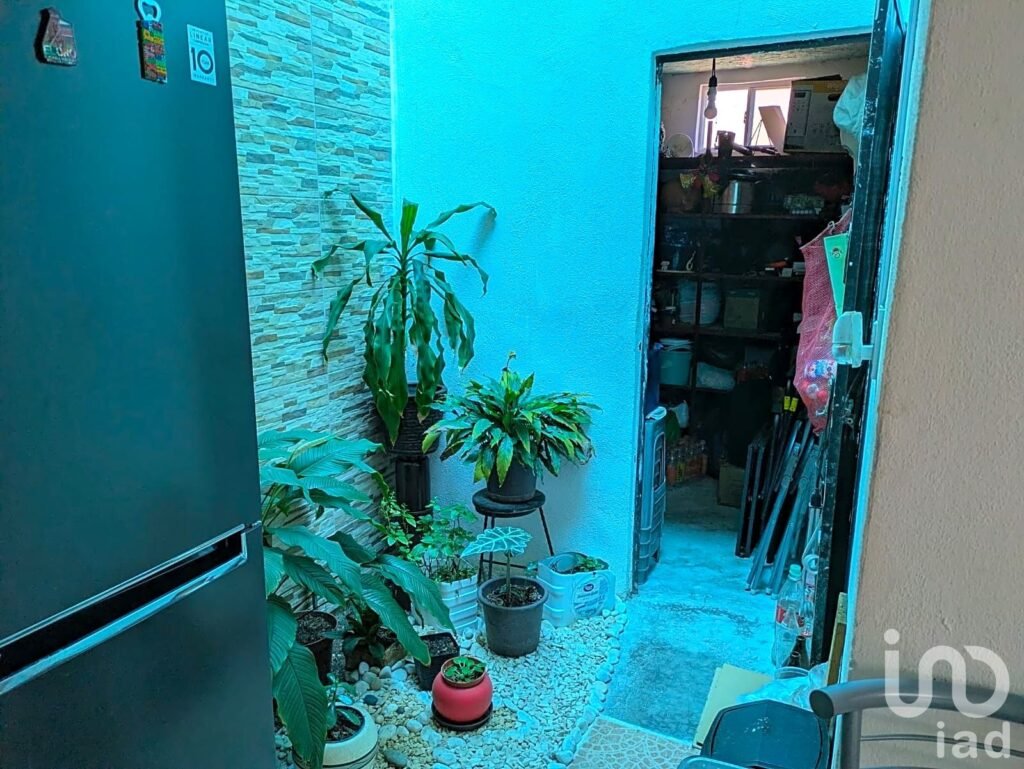 Casa Amplia en venta con departamento independiente en Ejidal Tres Puentes