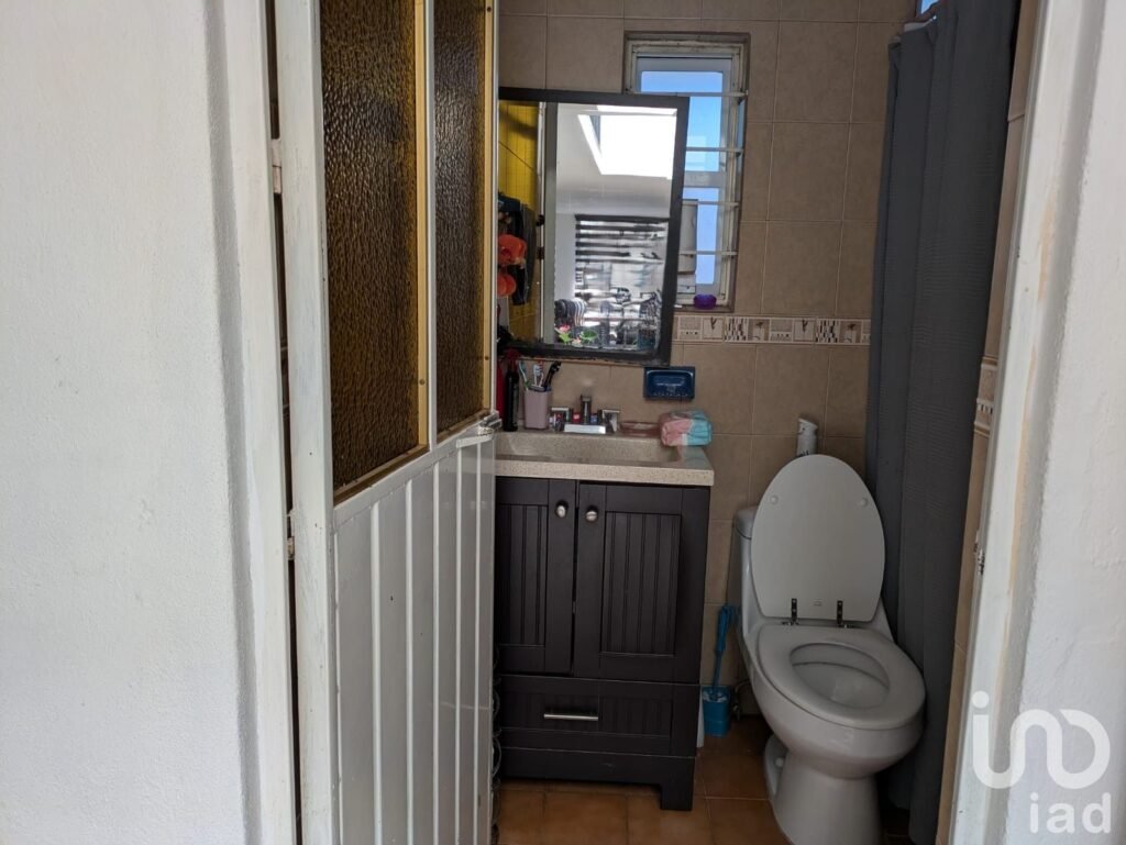 Casa Amplia en venta con departamento independiente en Ejidal Tres Puentes