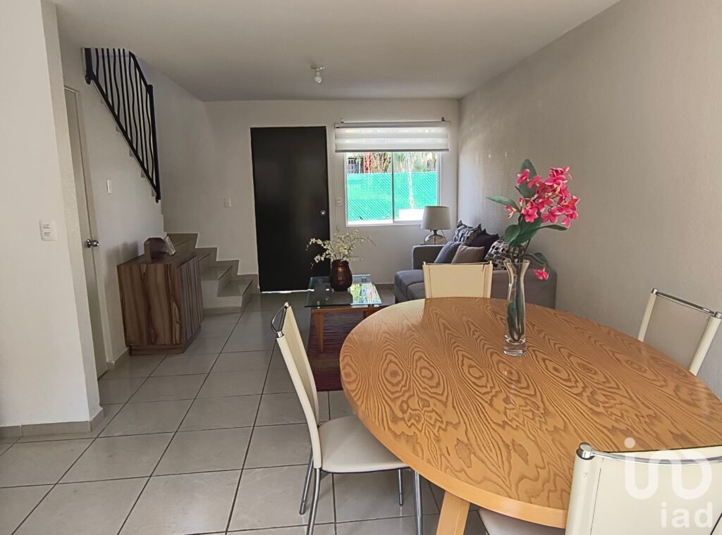 Casa en VENTA - 2 recámaras, ubicada en vialidad - Fraccionamiento PRIVADO
