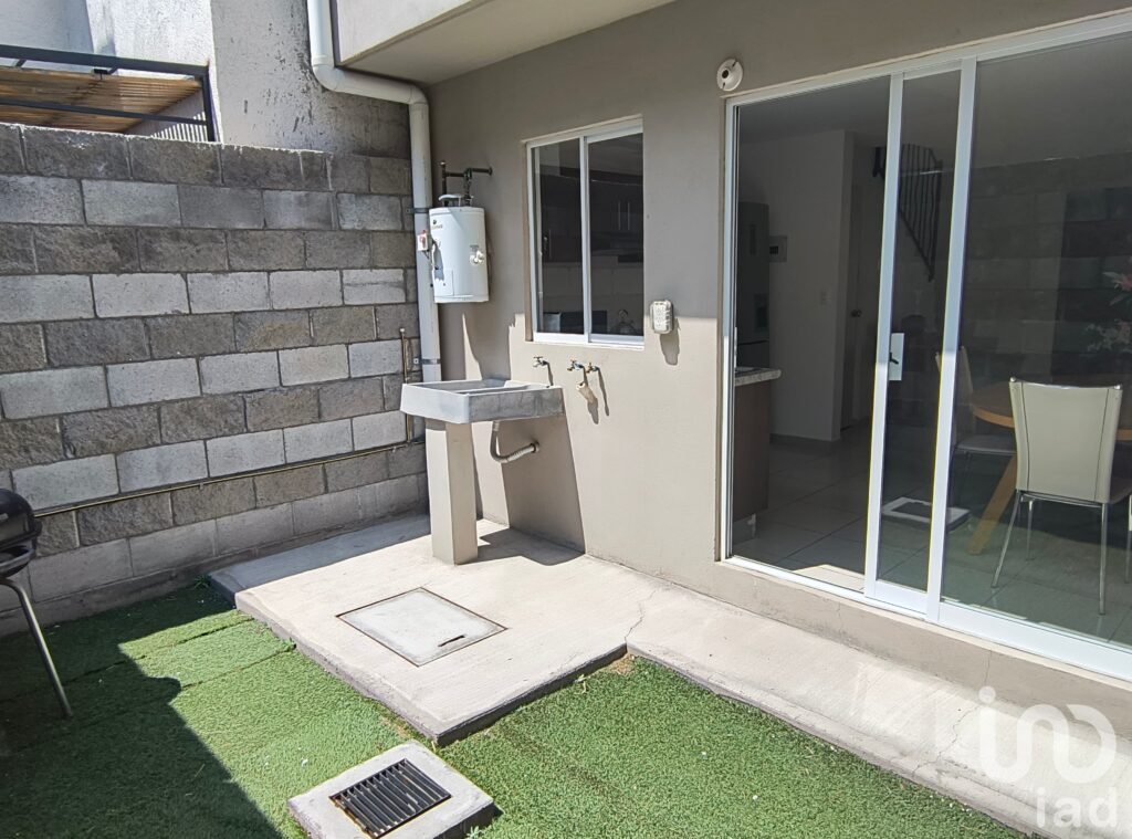 Casa en VENTA - 2 recámaras, ubicada en vialidad - Fraccionamiento PRIVADO