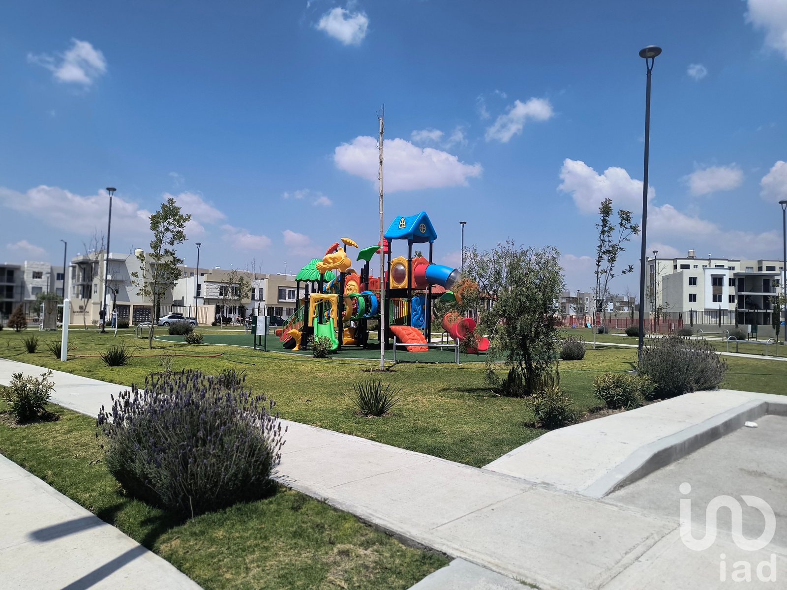 Casa en VENTA - 2 recámaras, ubicada en vialidad - Fraccionamiento PRIVADO