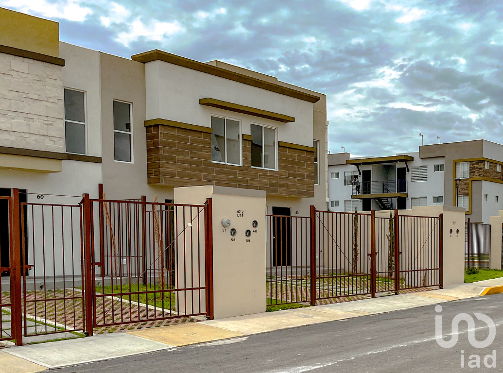 Casa en VENTA – 2 recámaras, ubicada en vialidad – Fraccionamiento PRIVADO