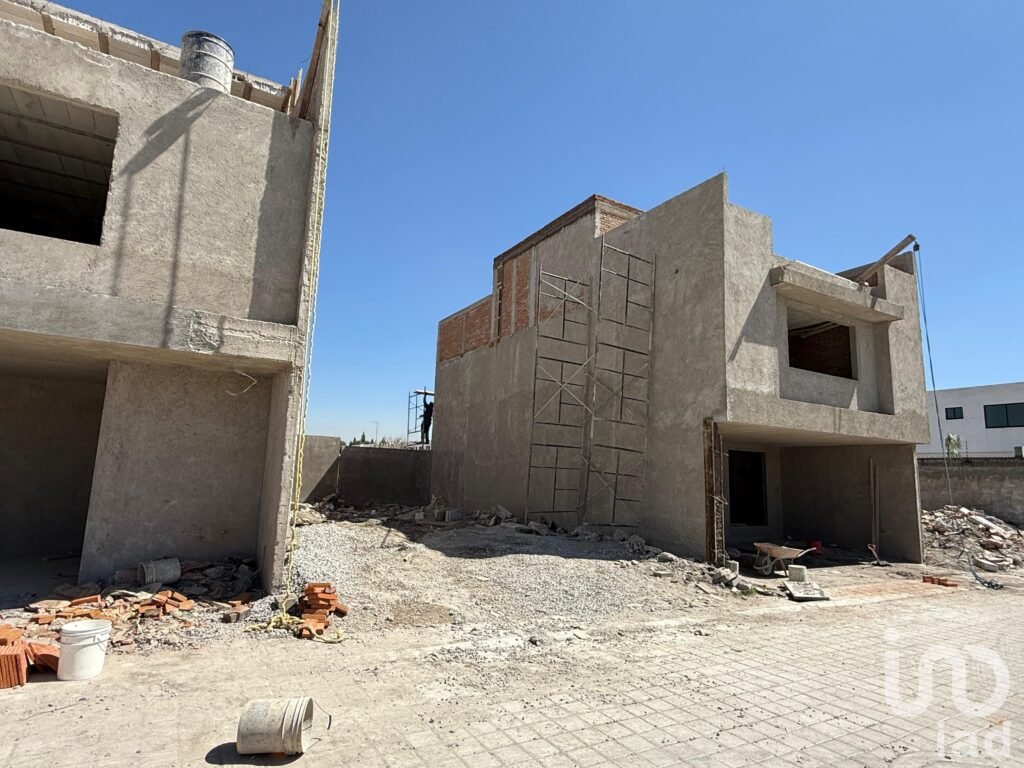 CASA EN VENTA EN SANTIAGO MOMOXPAN, CHOLULA