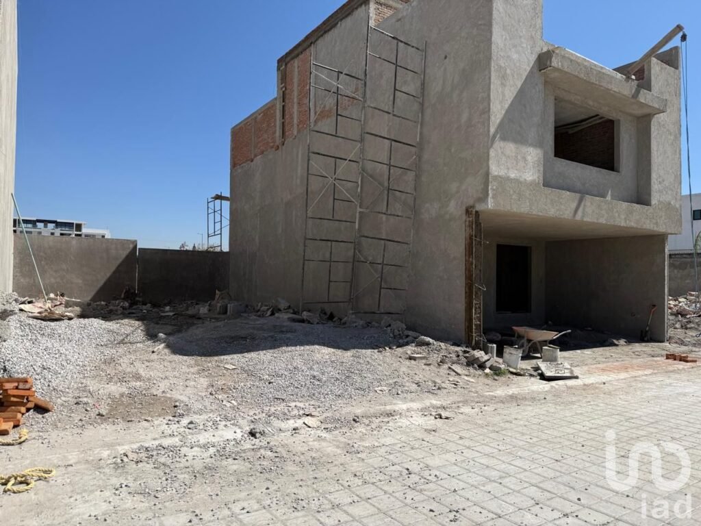 CASA EN VENTA EN SANTIAGO MOMOXPAN, CHOLULA