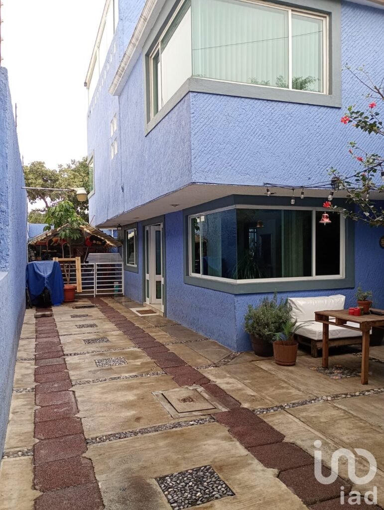 Venta de Casa en Lomas del Bosque.