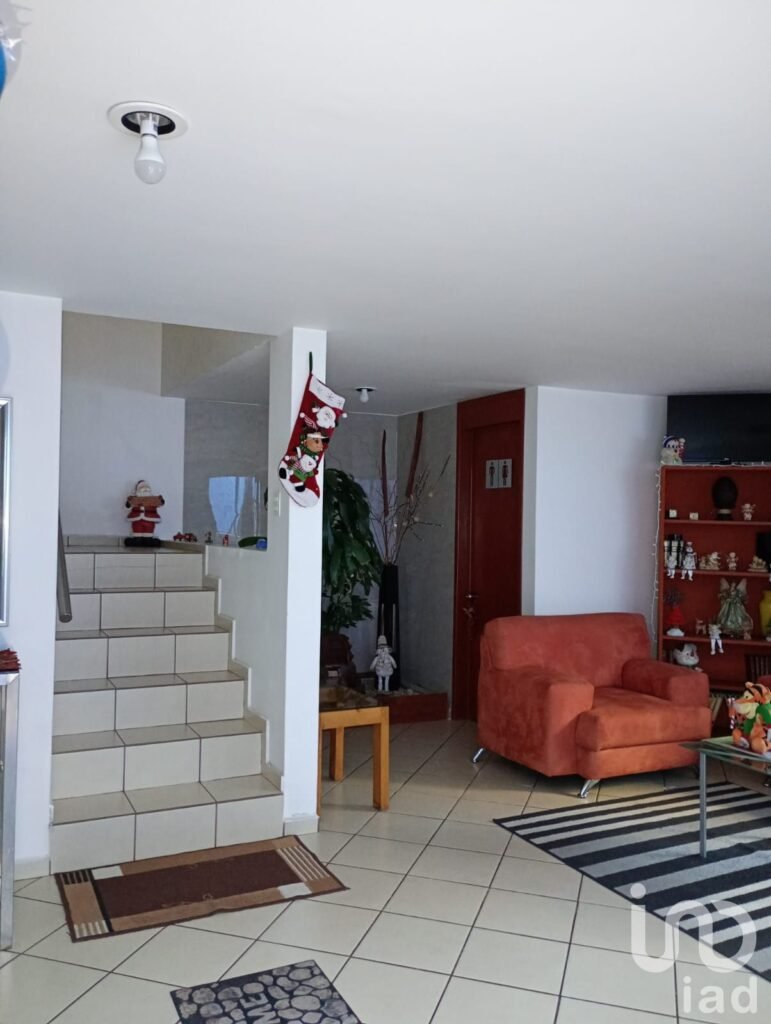 Venta de Casa en Lomas del Bosque.