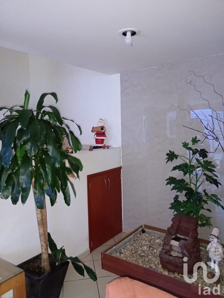 Venta de Casa en Lomas del Bosque.