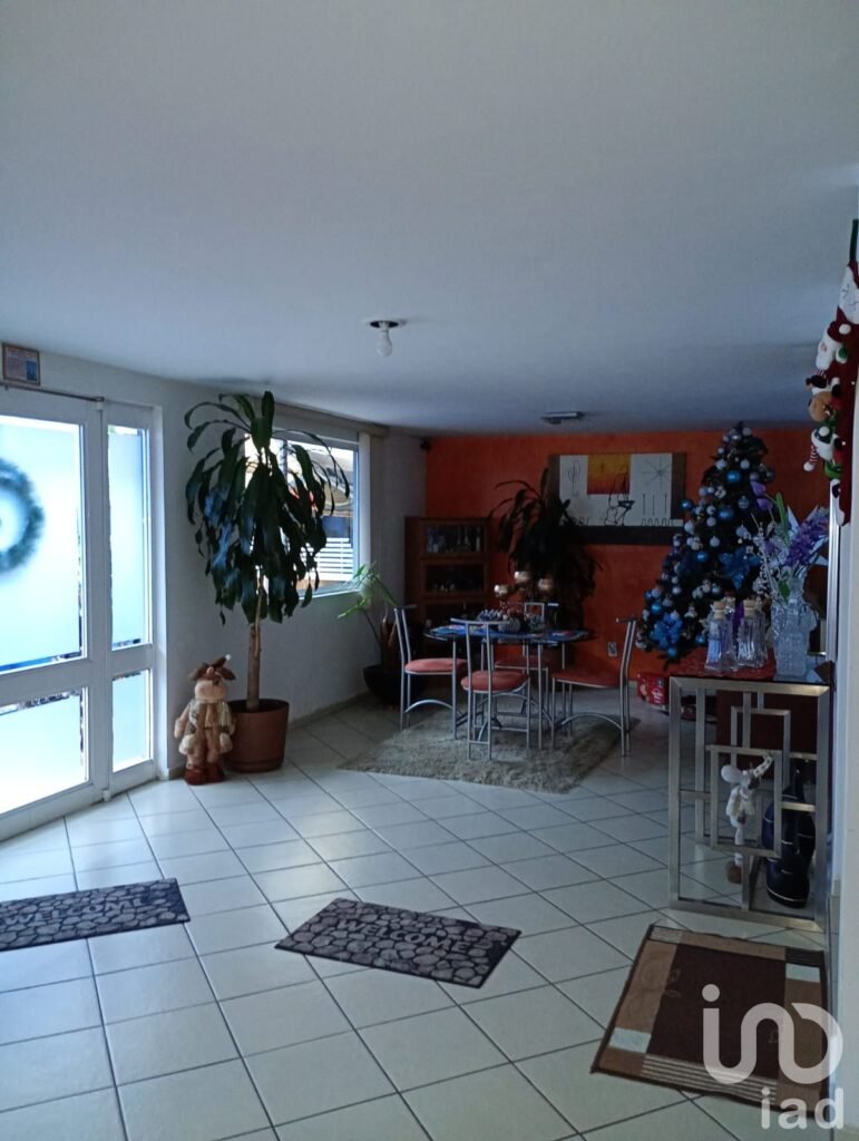 Venta de Casa en Lomas del Bosque.