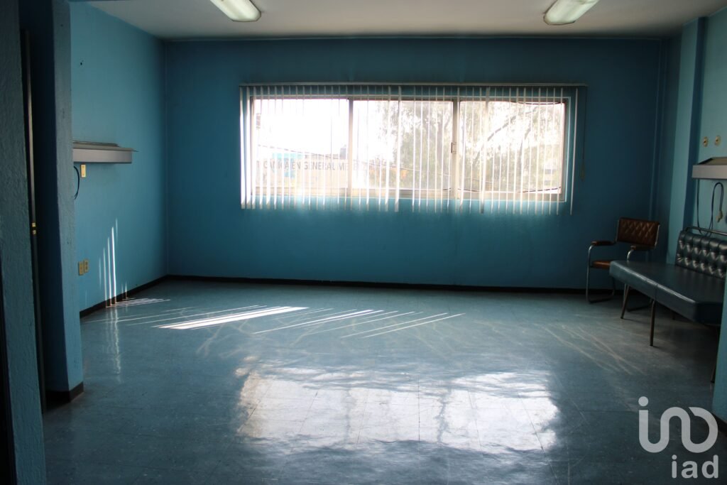 OFICINAS O ESCUELA EN RENTA EN ECATEPEC, VIA MORELOS, EDOMEX.