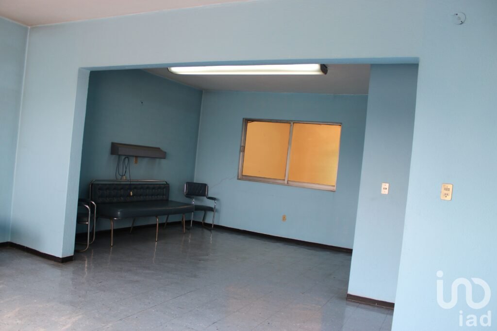 OFICINAS O ESCUELA EN RENTA EN ECATEPEC, VIA MORELOS, EDOMEX.