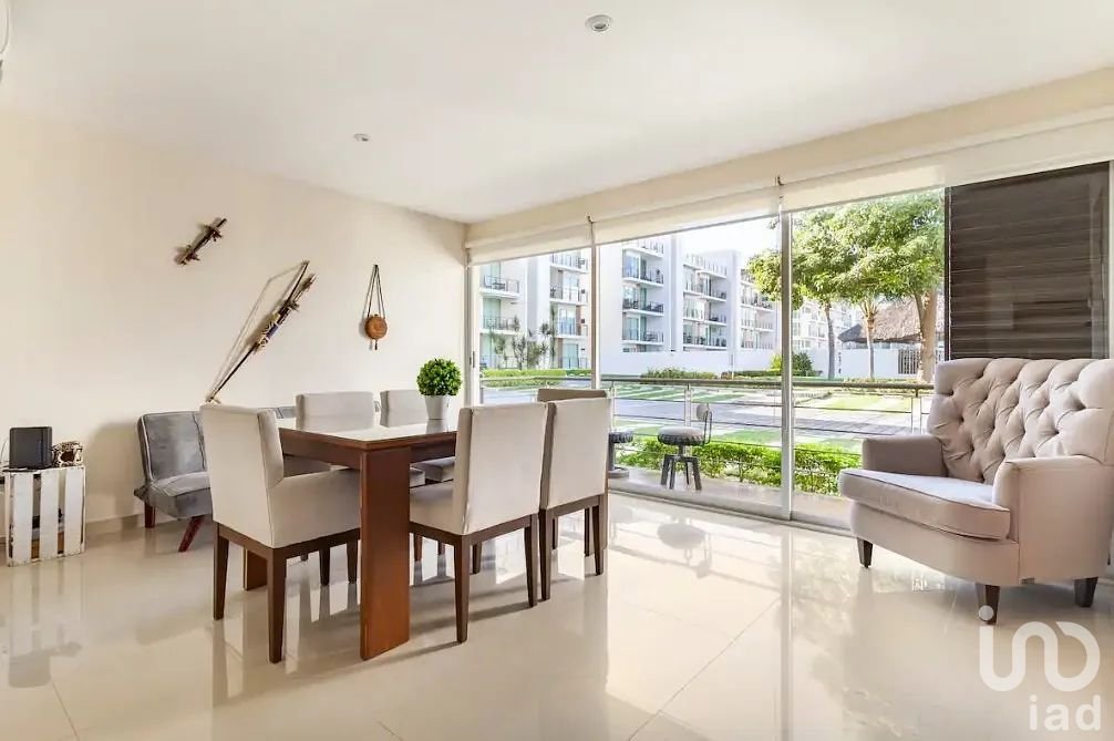 Depa en Planta Baja con Jardín y Alberca en Plumbag, Acapulco Diamante