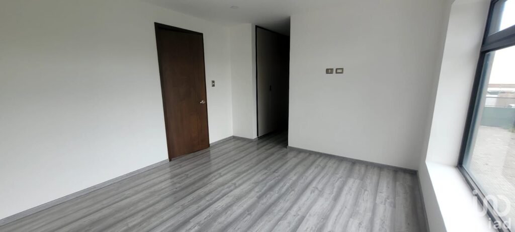 Amplia casa en venta en Ex-hacienda Morillotla (cerca de universidades: UDLAP y UVM)