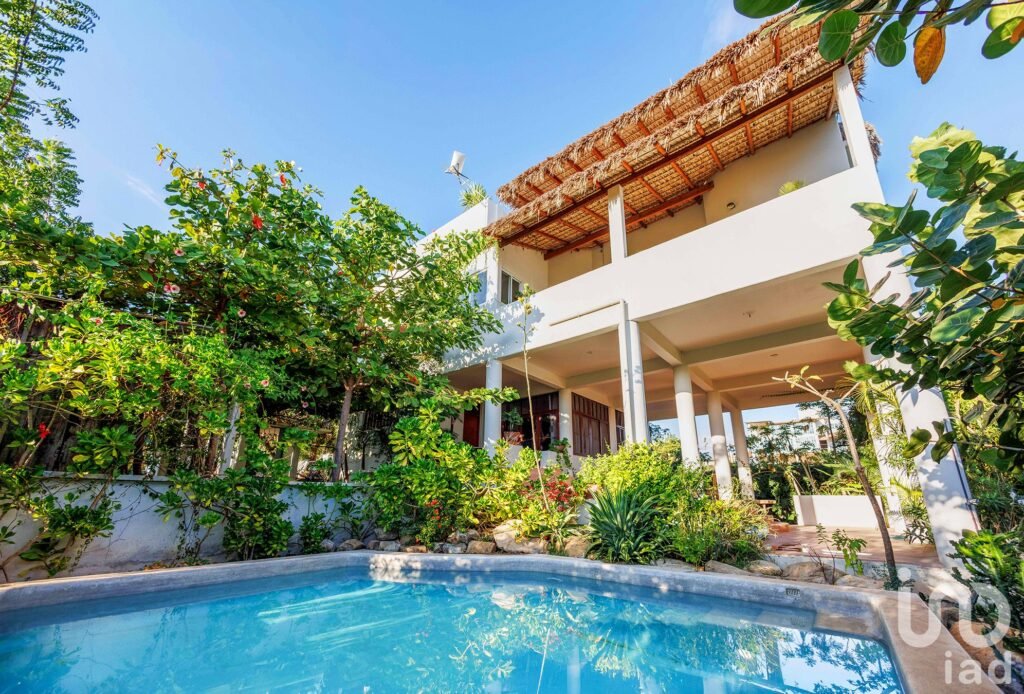 CASA EN VENTA EN ESPERANZA VERDE, PUERTO ESCONDIDO