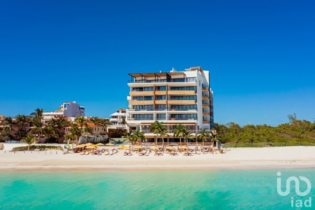 Estudio amueblado en resort frente al mar con vista al atardecer en Puerto Morelos.