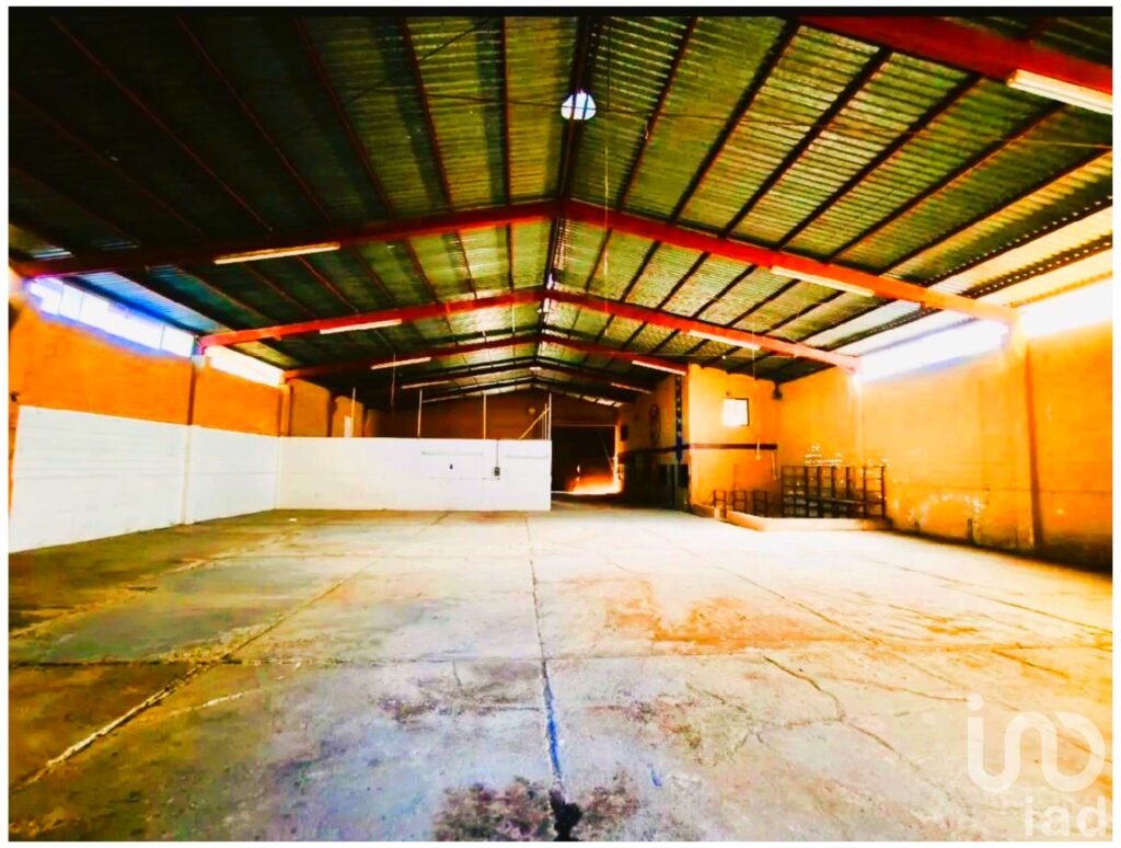 Se vende bodega comercial en La Paz, BCS con excelente ubicación en Blvd. Forjadores