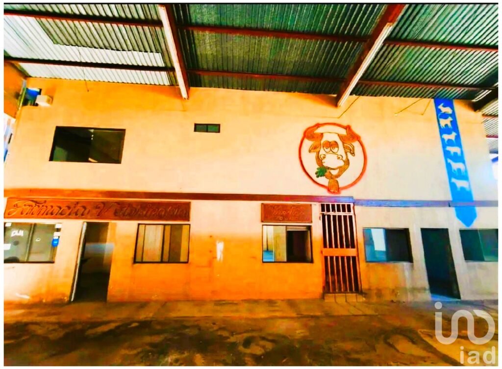 Se vende bodega comercial en La Paz, BCS con excelente ubicación en Blvd. Forjadores
