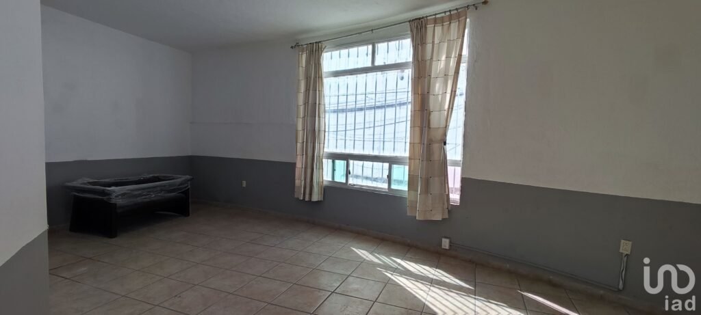 VENTA DE OFICINA EN JURIQUILLA, QUERETARO