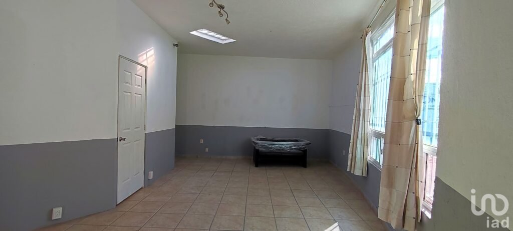 VENTA DE OFICINA EN JURIQUILLA, QUERETARO