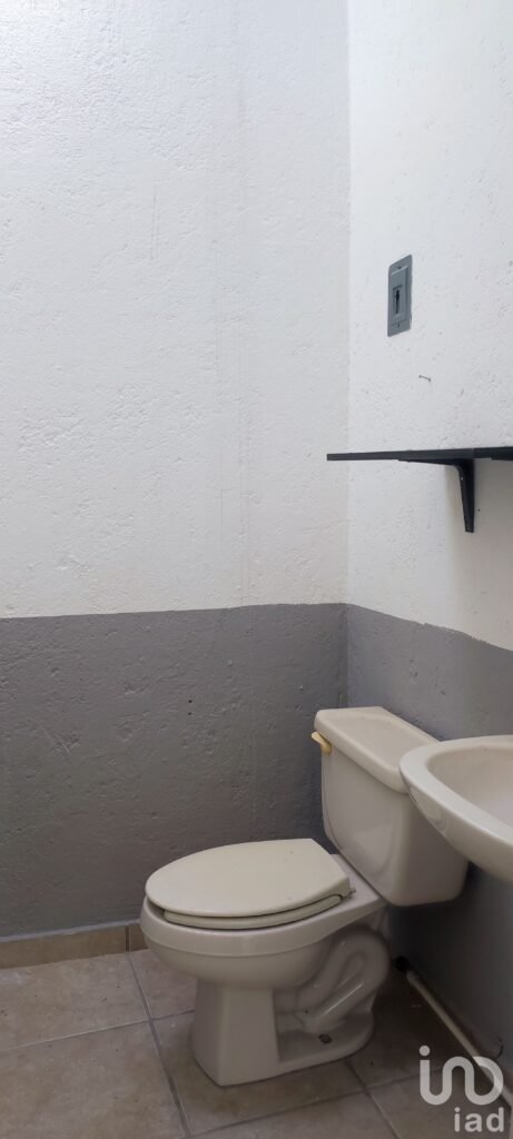 VENTA DE OFICINA EN JURIQUILLA, QUERETARO