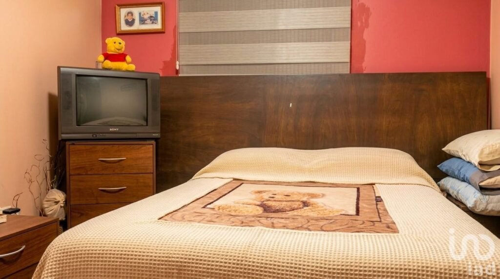 Venta de Casa con 3 departamentos separados. ¡Potencial de triple renta!