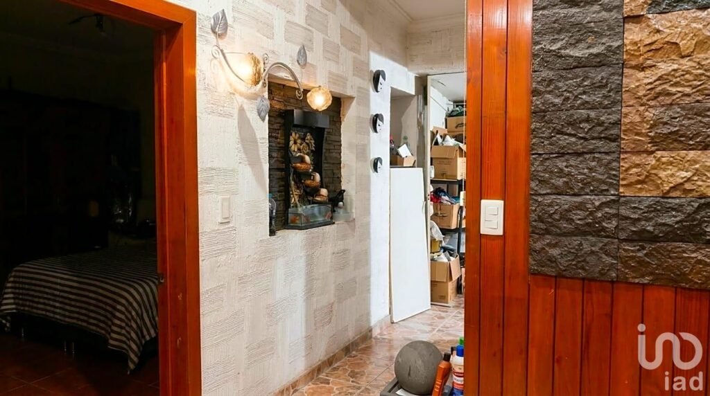 Venta de Casa con 3 departamentos separados. ¡Potencial de triple renta!