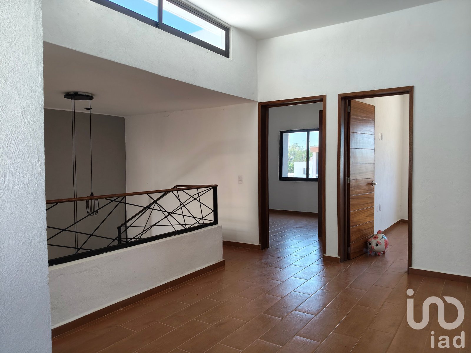 Casa en venta en fraccionamiento con acceso controlado.
