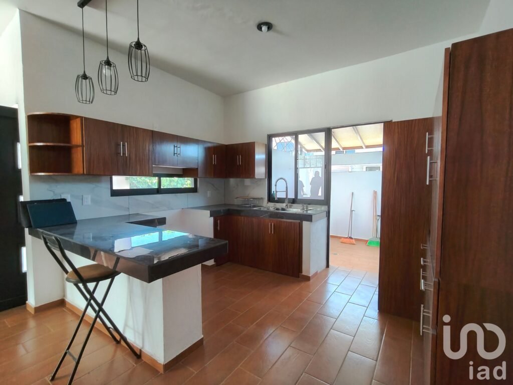 Casa en venta en fraccionamiento con acceso controlado.
