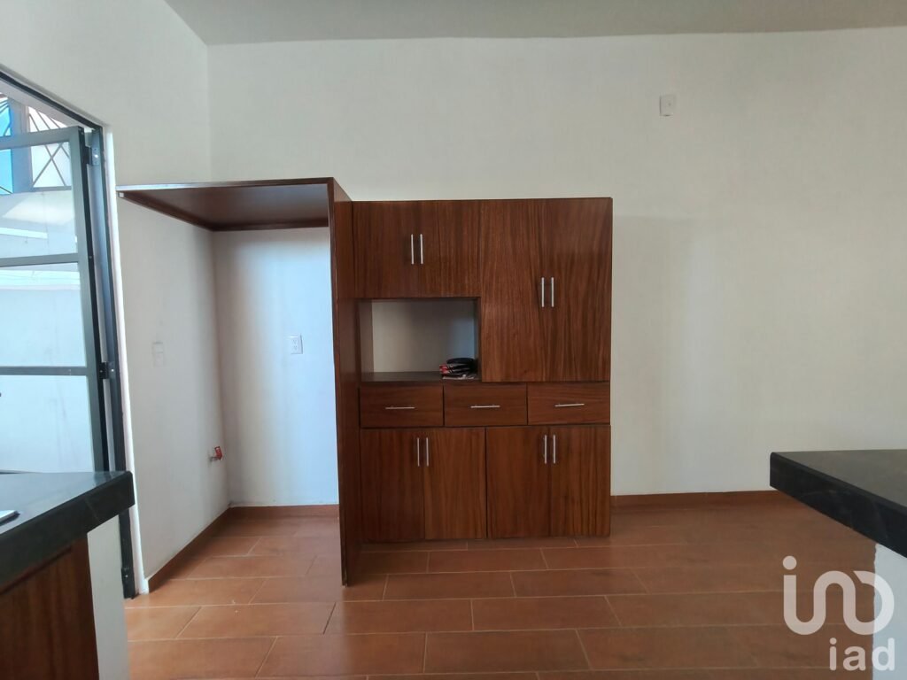 Casa en venta en fraccionamiento con acceso controlado.