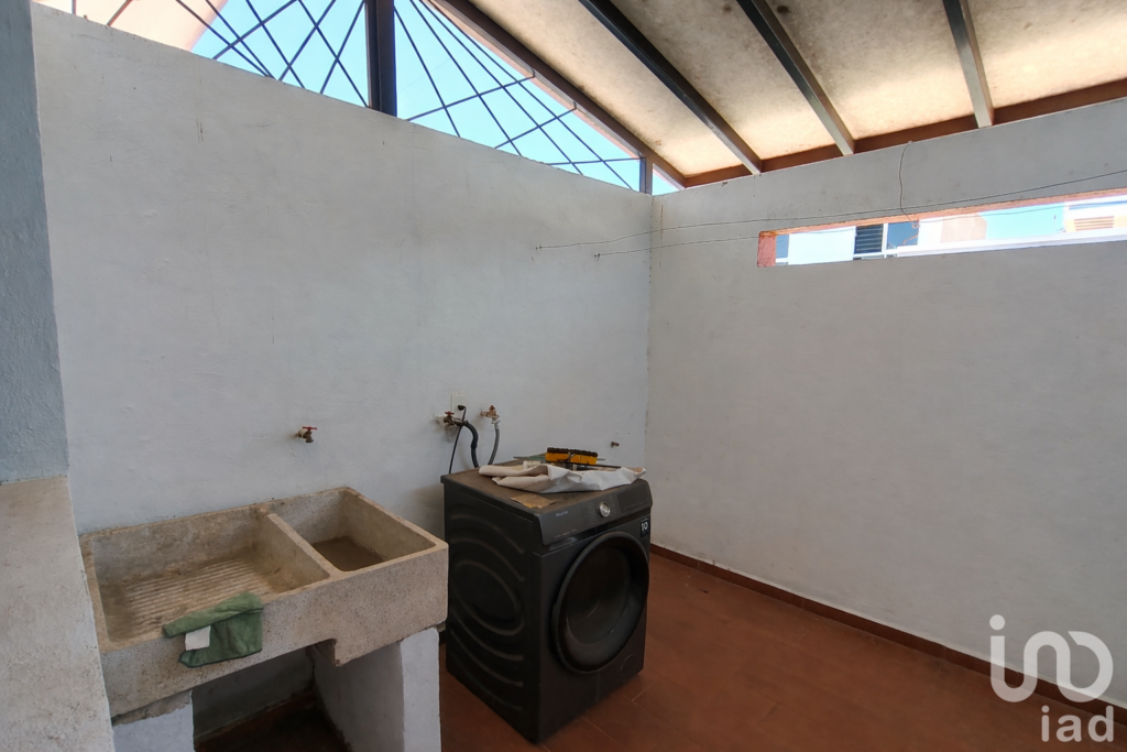 Casa en venta en fraccionamiento con acceso controlado.