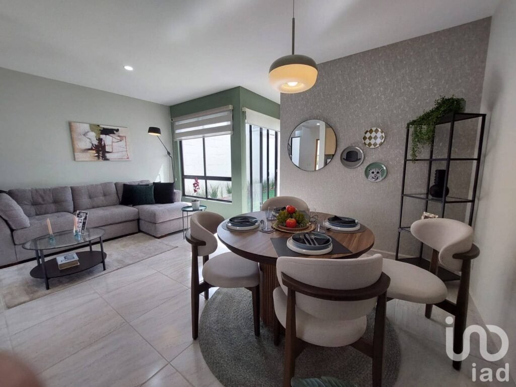 CASA EN VENTA CON RECAMARA EN PLANTA BAJA Y ALBERCA, LOMAS DE ANGELOPOLIS, PUEBLA