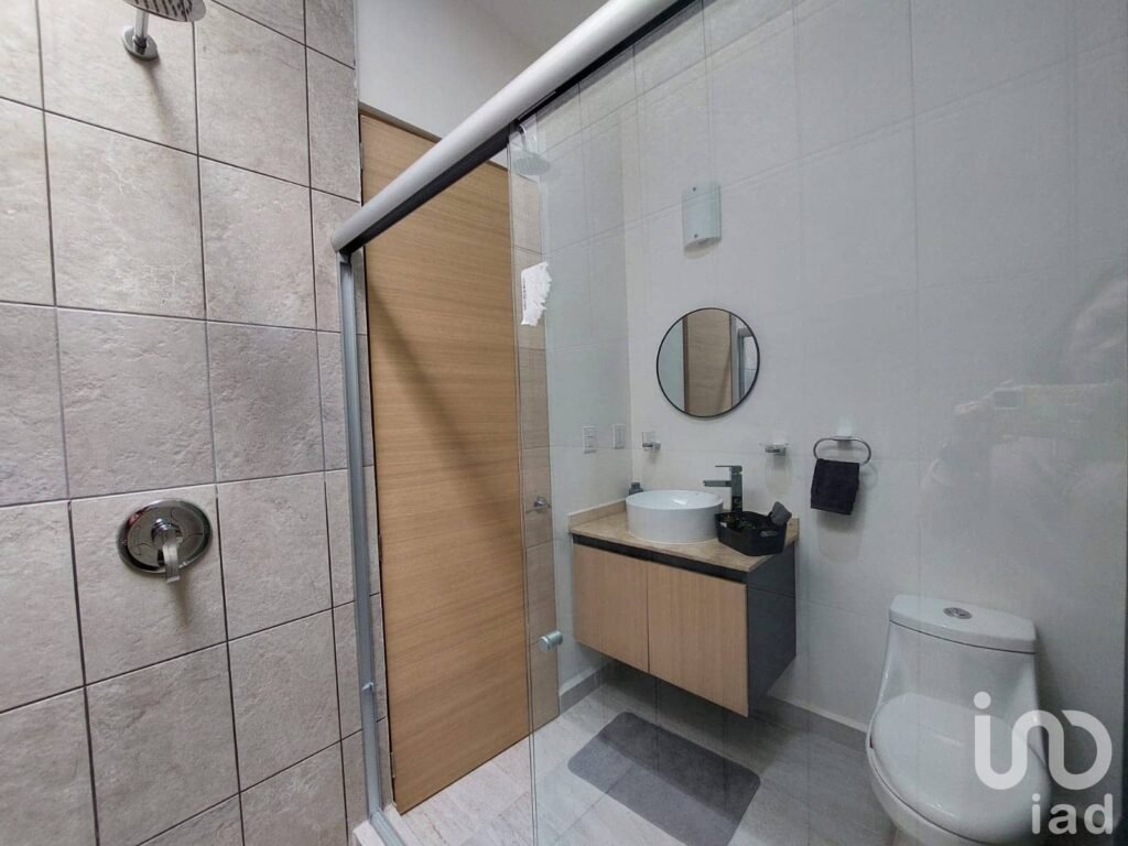 CASA EN VENTA CON RECAMARA EN PLANTA BAJA Y ALBERCA, LOMAS DE ANGELOPOLIS, PUEBLA