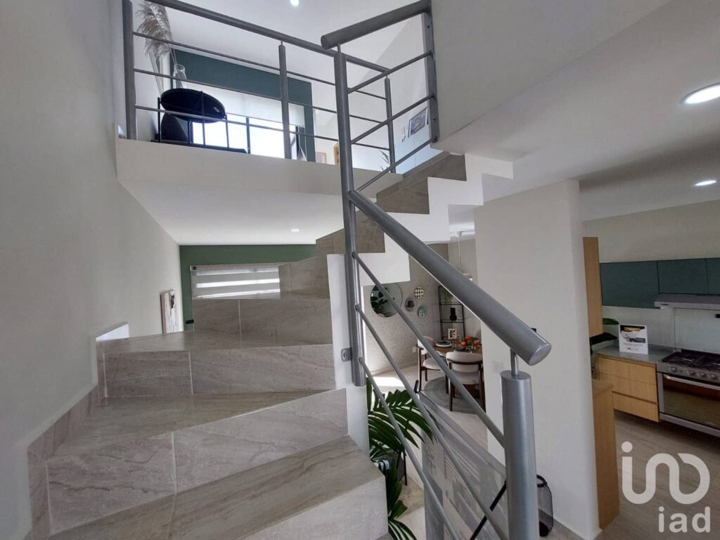 CASA EN VENTA CON RECAMARA EN PLANTA BAJA Y ALBERCA, LOMAS DE ANGELOPOLIS, PUEBLA