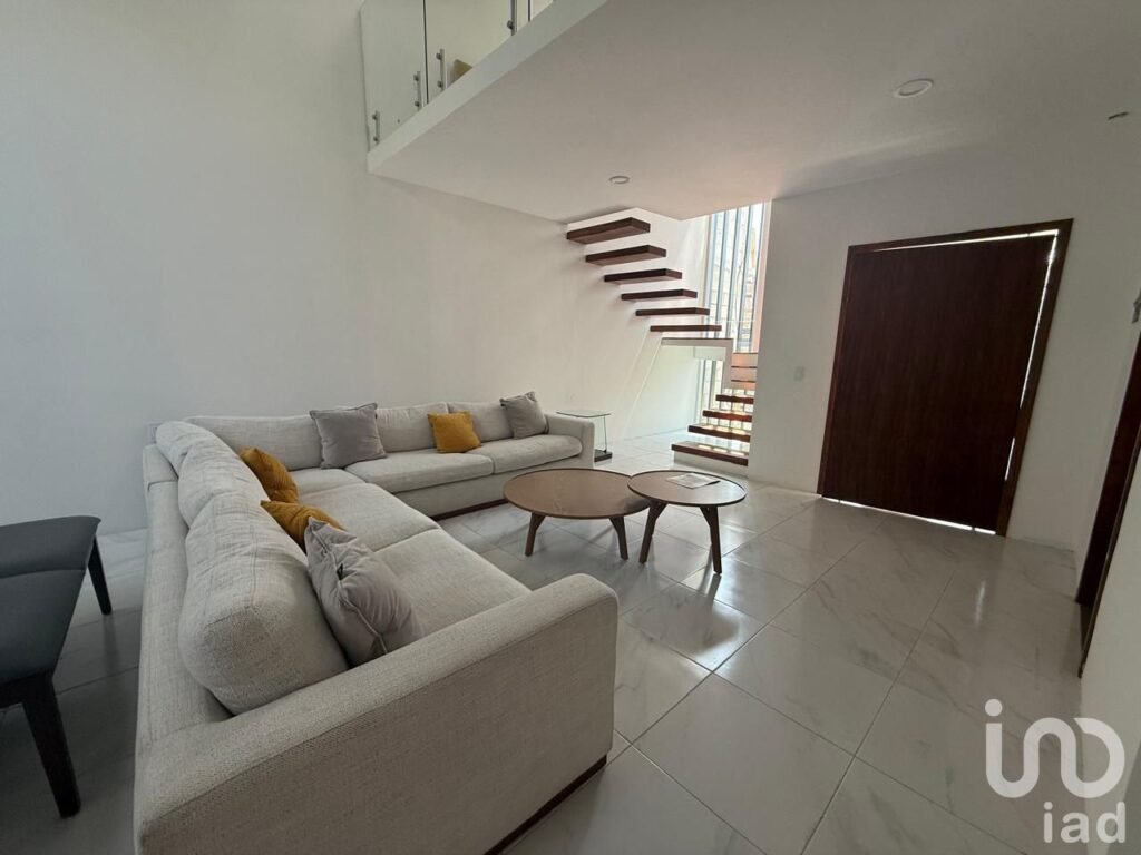 CASA  EN VENTA EN LADERA DE LA LOMA AL NORTE PTE DE TUXTLA GTZ