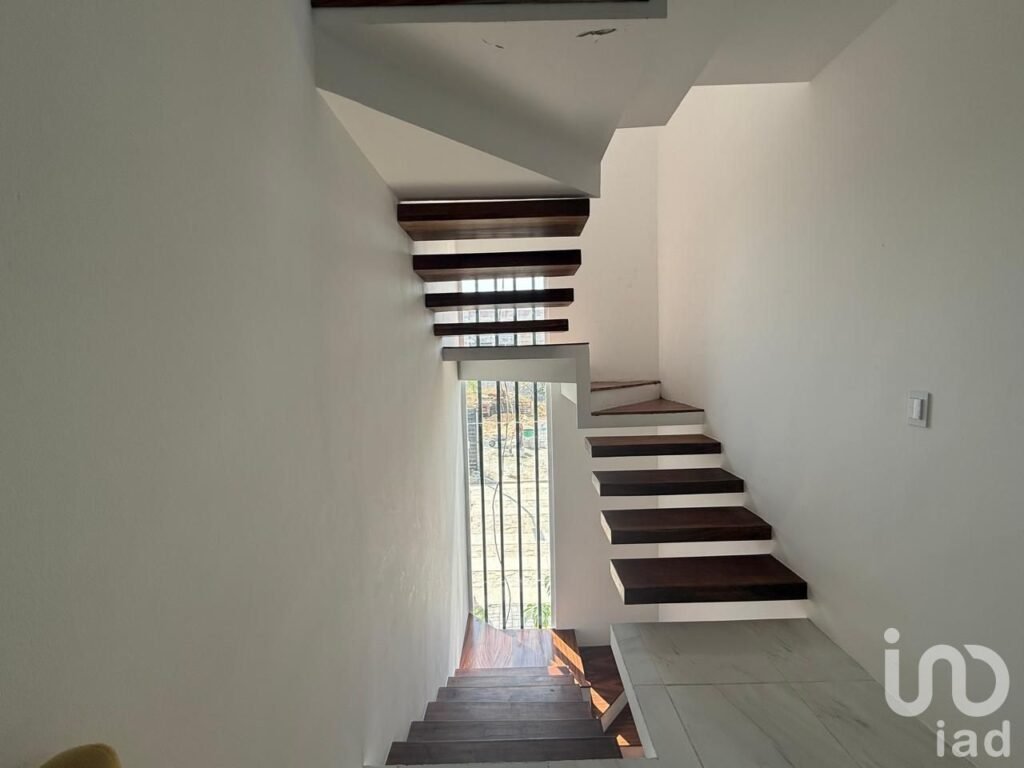 CASA  EN VENTA EN LADERA DE LA LOMA AL NORTE PTE DE TUXTLA GTZ