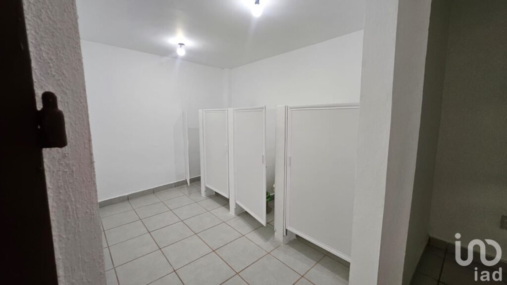 Ubicación Estratégica Bodega 582 m² Cerca de Autopista Mex-Qro Lista para Operación