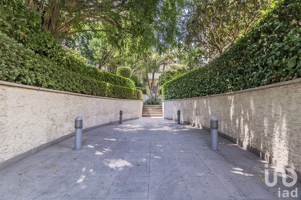 Casa en venta en exclusivo condominio de 6 casas en Bosques de las Lomas