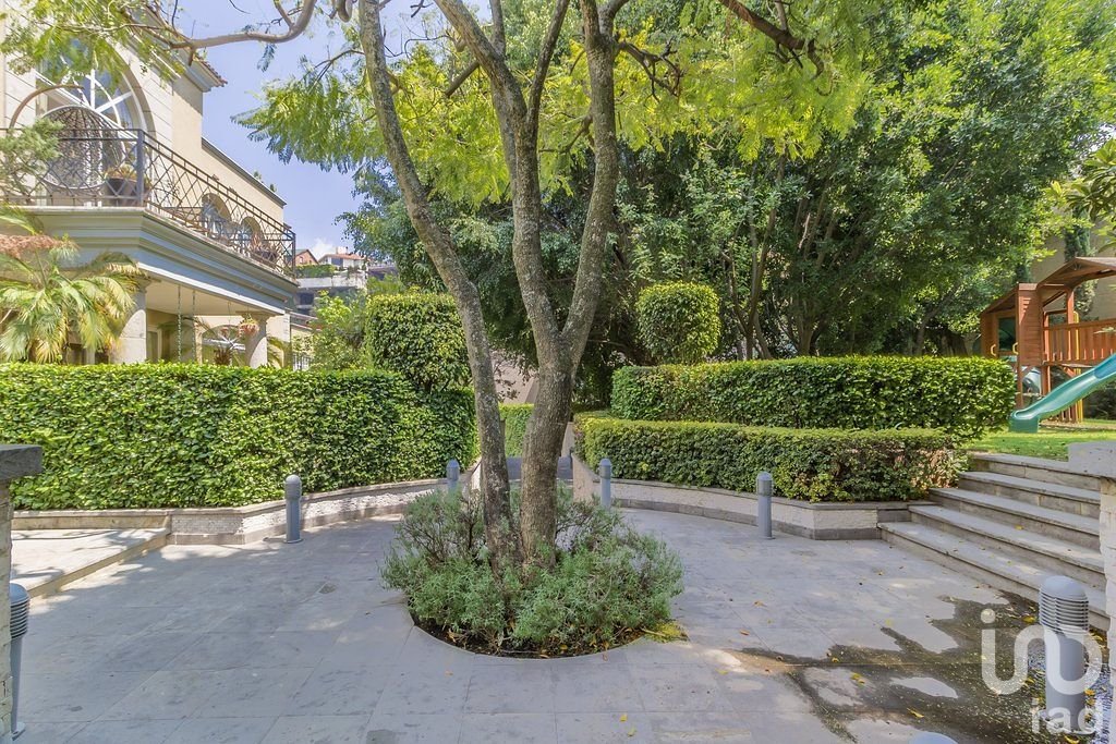 Casa en venta en exclusivo condominio de 6 casas en Bosques de las Lomas