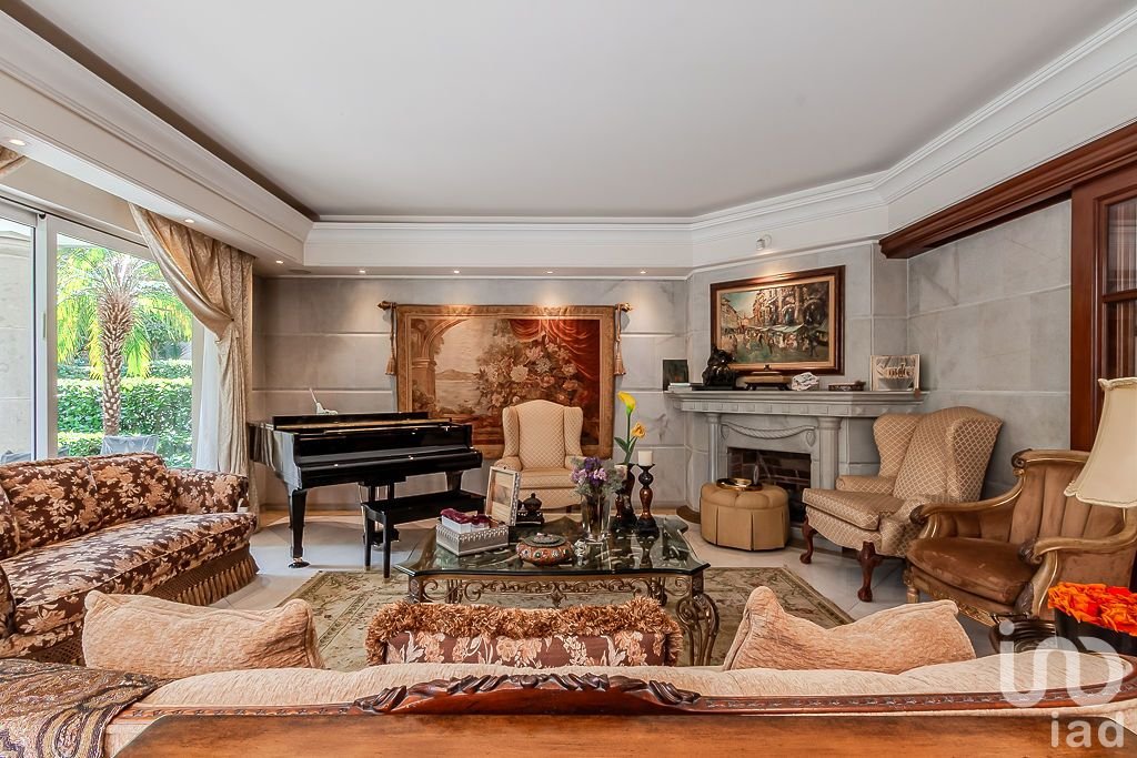 Casa en venta en exclusivo condominio de 6 casas en Bosques de las Lomas