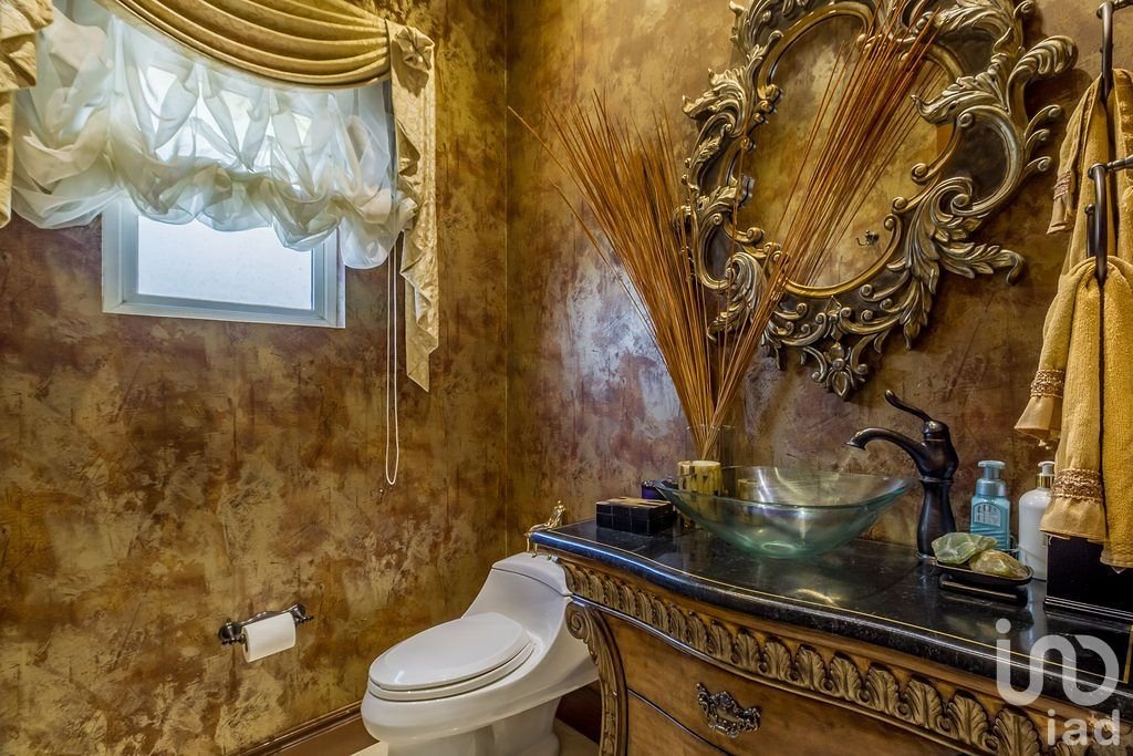 Casa en venta en exclusivo condominio de 6 casas en Bosques de las Lomas