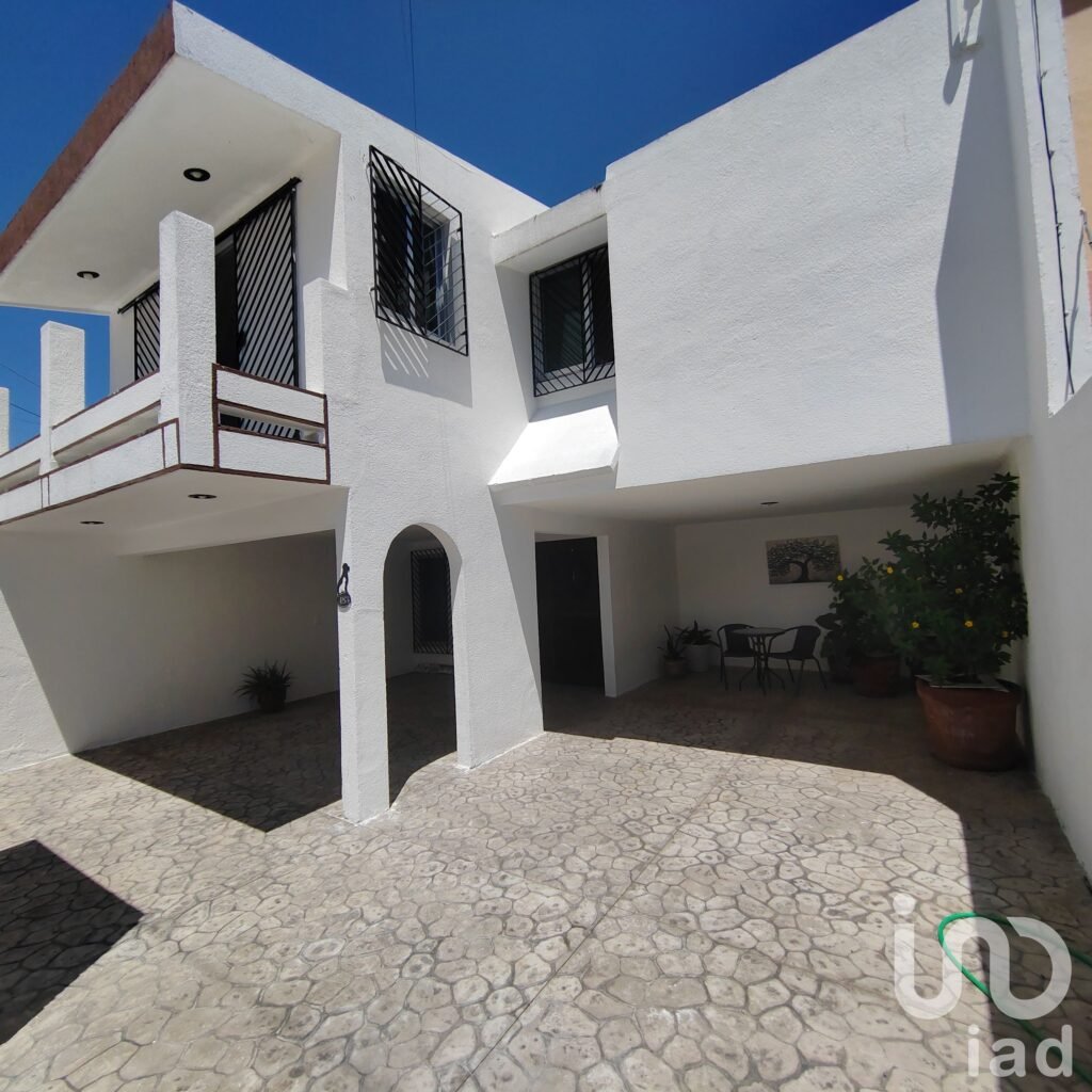 Casa Sola en Venta Pensiones, Mérida, Yucatanamplia y remodelada