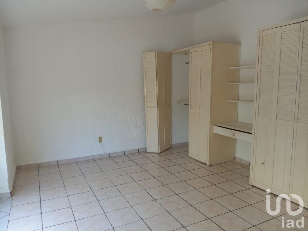 Casa en Venta con jardín y Alberca, Zona norte Cuernavaca, Col. Hacienda Tetela