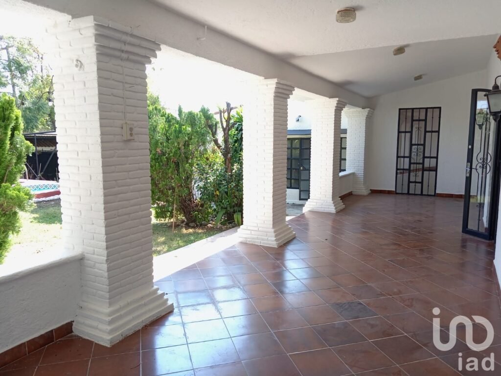Casa en Venta con jardín y Alberca, Zona norte Cuernavaca, Col. Hacienda Tetela