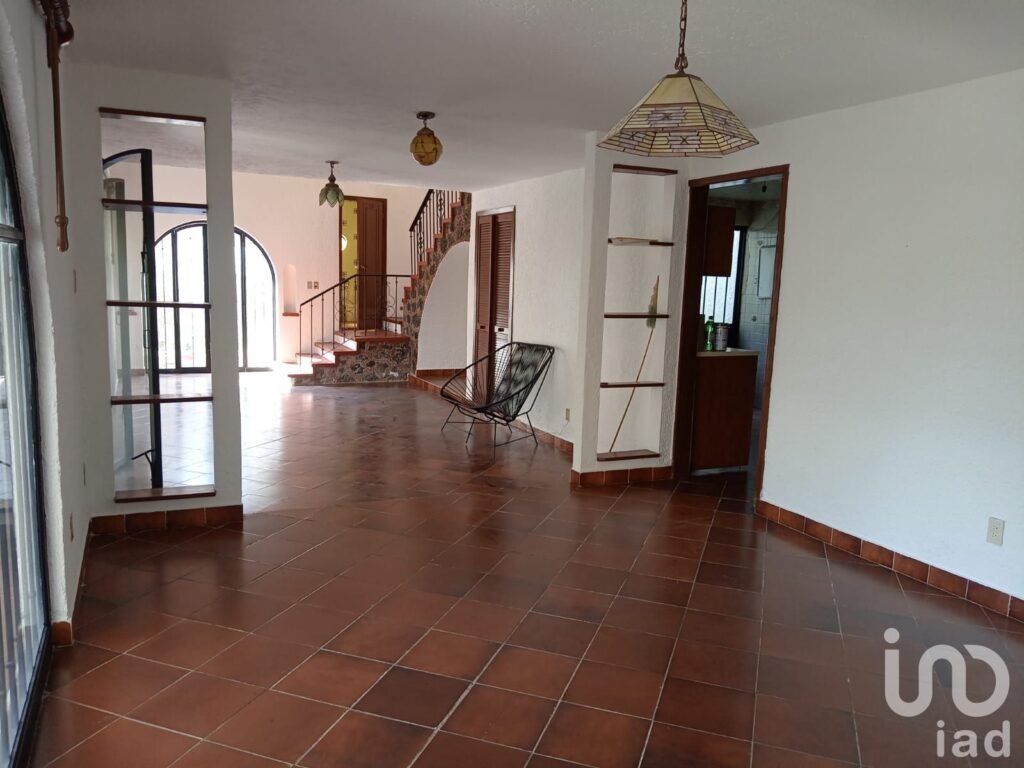 Casa en Venta con jardín y Alberca, Zona norte Cuernavaca, Col. Hacienda Tetela