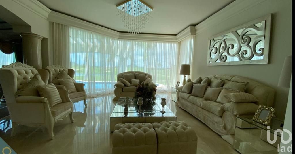 SE VENDE RESIDENCIA A PUERTA CERRADA CON TODO Y MUEBLES EN EL CONDOMINIO MARINA MAZATLAN