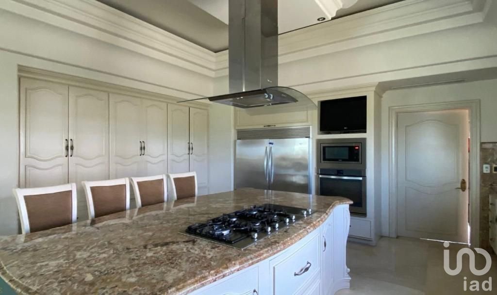 SE VENDE RESIDENCIA A PUERTA CERRADA CON TODO Y MUEBLES EN EL CONDOMINIO MARINA MAZATLAN